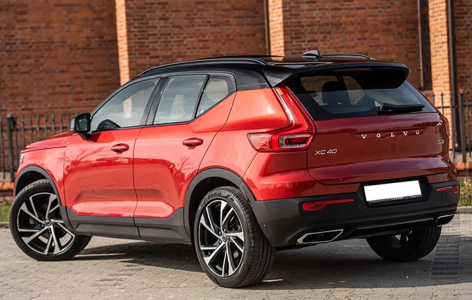 Volvo XC 40 cena 114600 przebieg: 150000, rok produkcji 2018 z Piotrków Trybunalski małe 631
